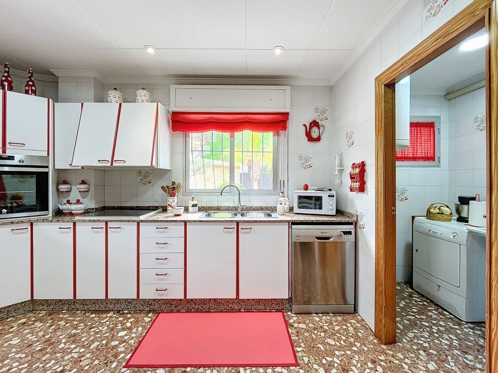 perspective_corrected_1cbacd94-aefe-4899-a674-d7d97c2db0b5_86cca26