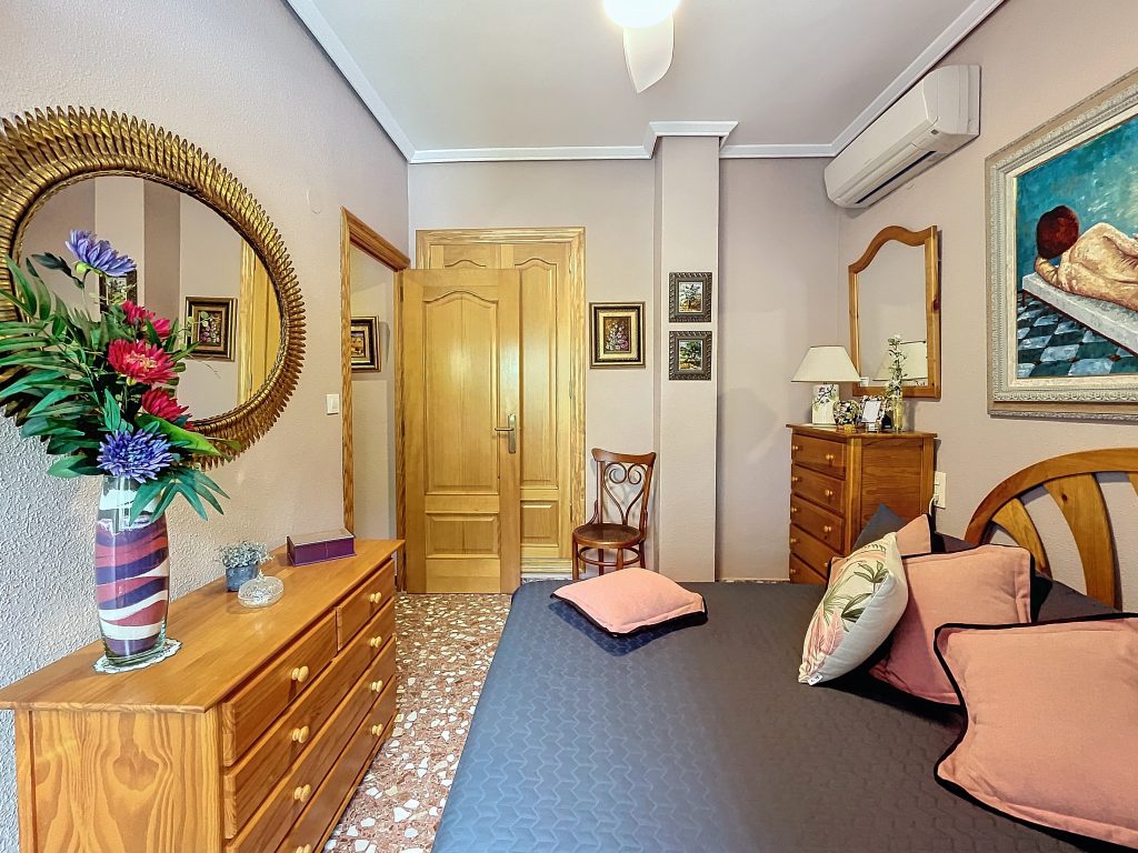 perspective_corrected_4698c85d-7bf6-4654-8b26-f18723463982_8ad6f04