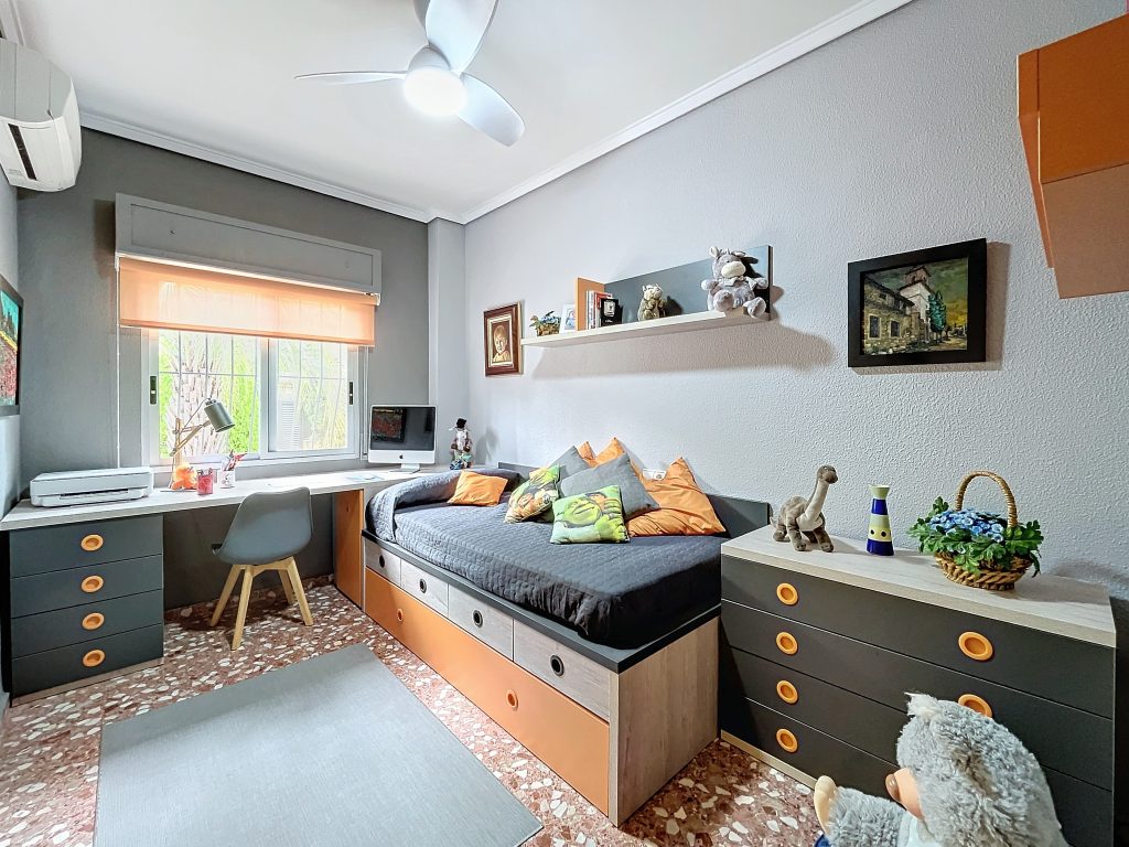 perspective_corrected_961e116e-3466-4a5f-8bca-035e6b18825b_2f0f21c