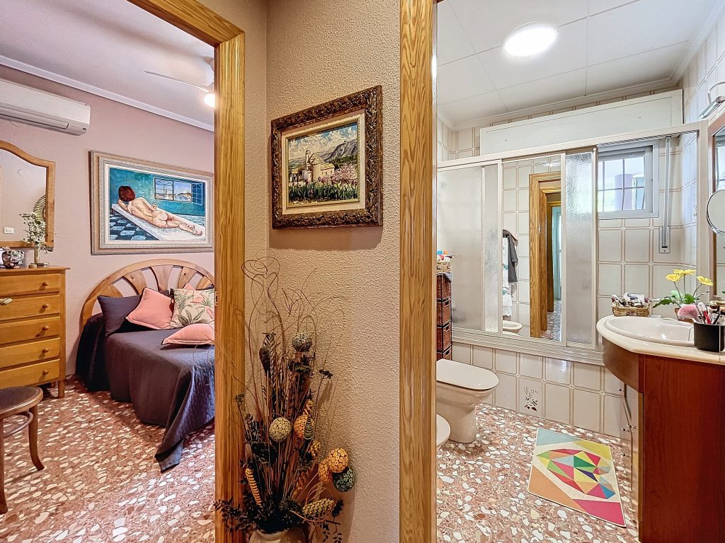 perspective_corrected_fb207d59-bc1a-40f6-a5b9-2c65f7f0d835_4d20845