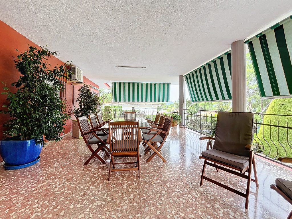 perspective_corrected_fc9507b1-9363-4691-a3dd-d6fa4f5d6daa_8c6b787