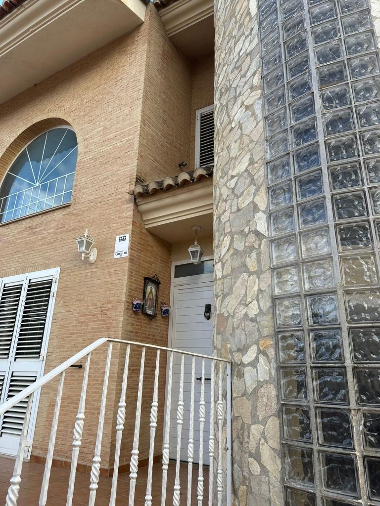 8f9b71ee-5ddf-4996-8a1d-01686e337175