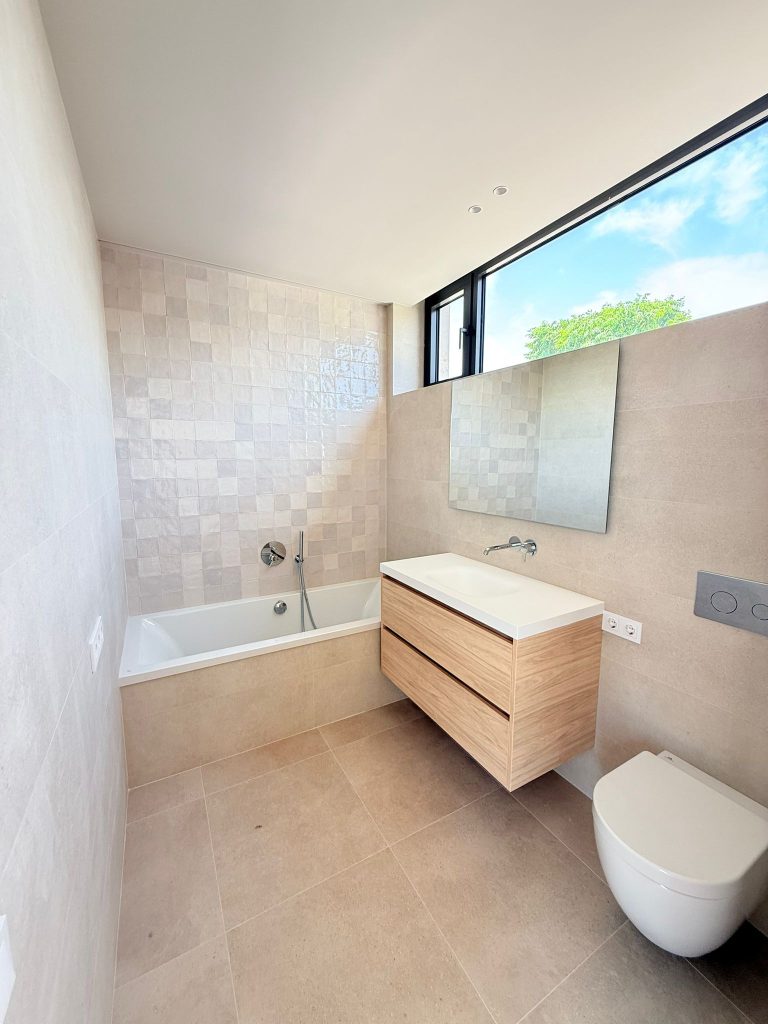 197cd8c6-a83d-4055-9974-039ddb76532a