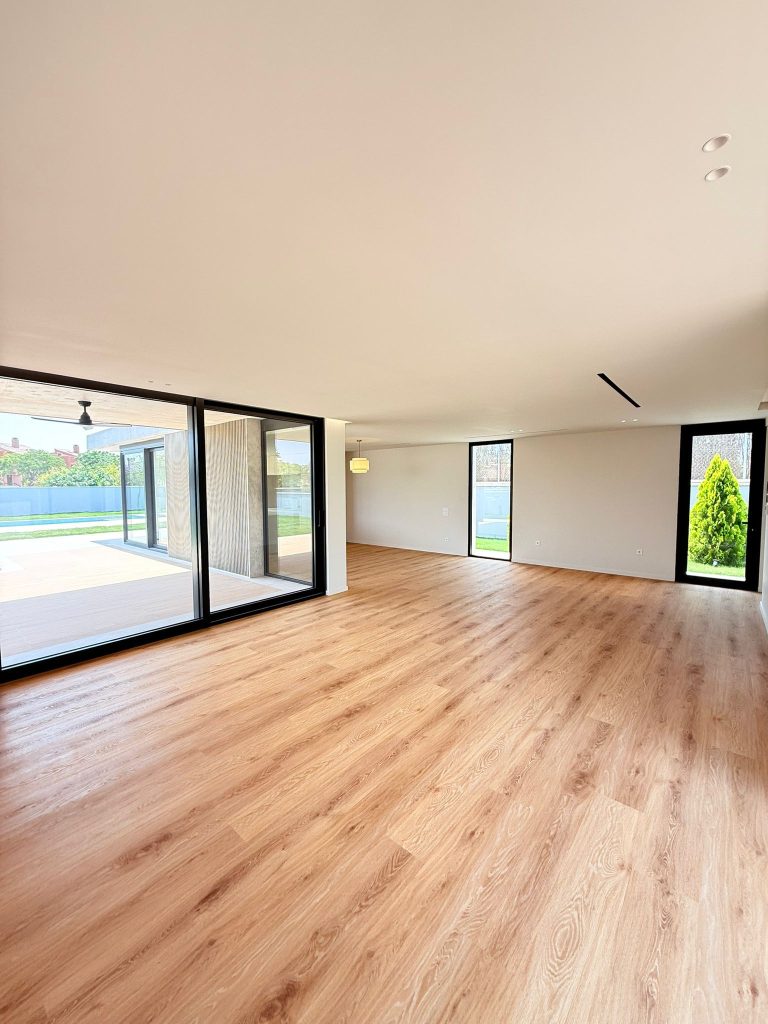 1e0ef01d-c0a5-40de-8e87-130b5f37394b