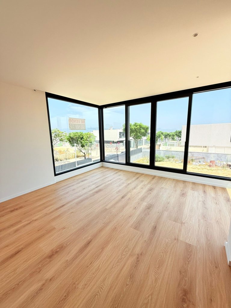 279b9a2d-4f8e-4da5-9b05-b75647f69e81