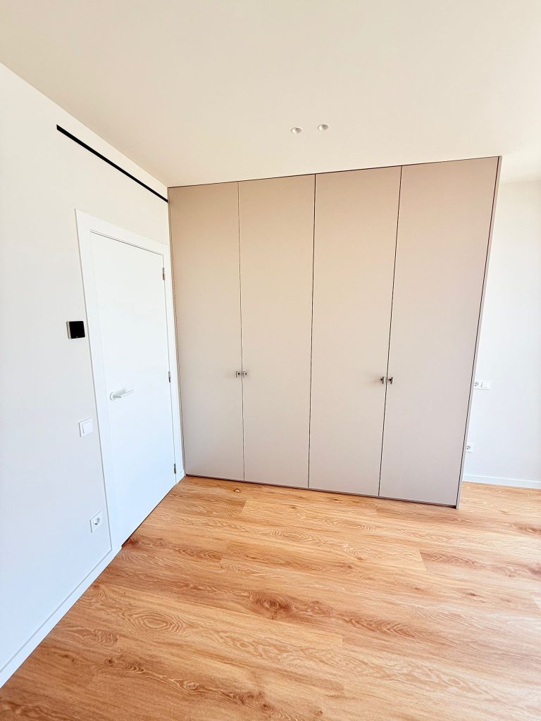 306053b9-36c8-43b9-8df7-bb761cfa6487