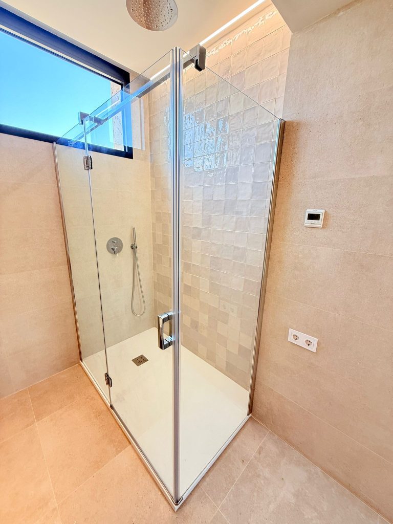 5cf93371-cdaf-4d77-80f5-1ed4b4de6acb