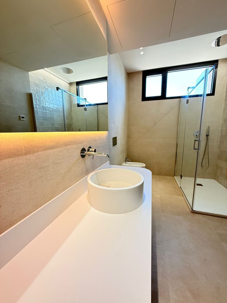 6c928f8a-181f-4a23-a028-6f60cd7131b3