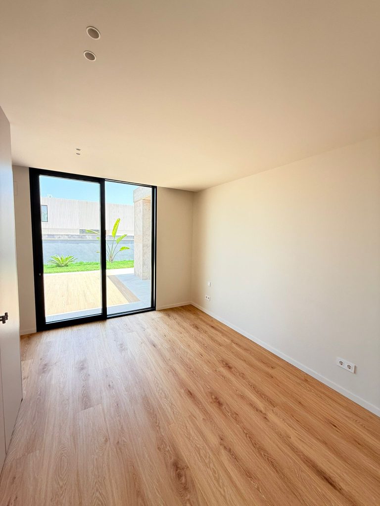 78f5b61c-e361-4369-b2c7-79d831dcc74e