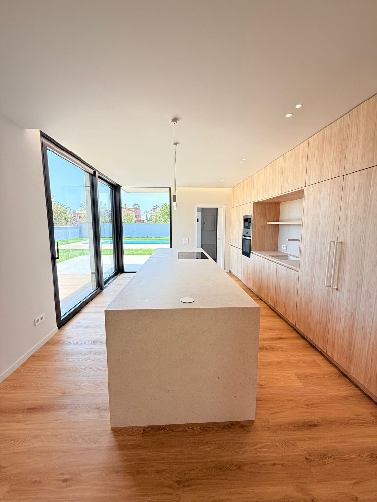 8bfde7b0-e460-4e5f-9af8-838f5f48ace2