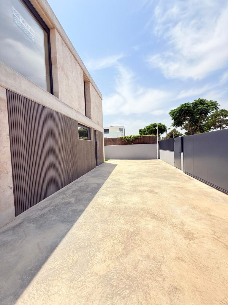 a16dd32f-4c53-4121-b37c-ad4eb78ad7d4