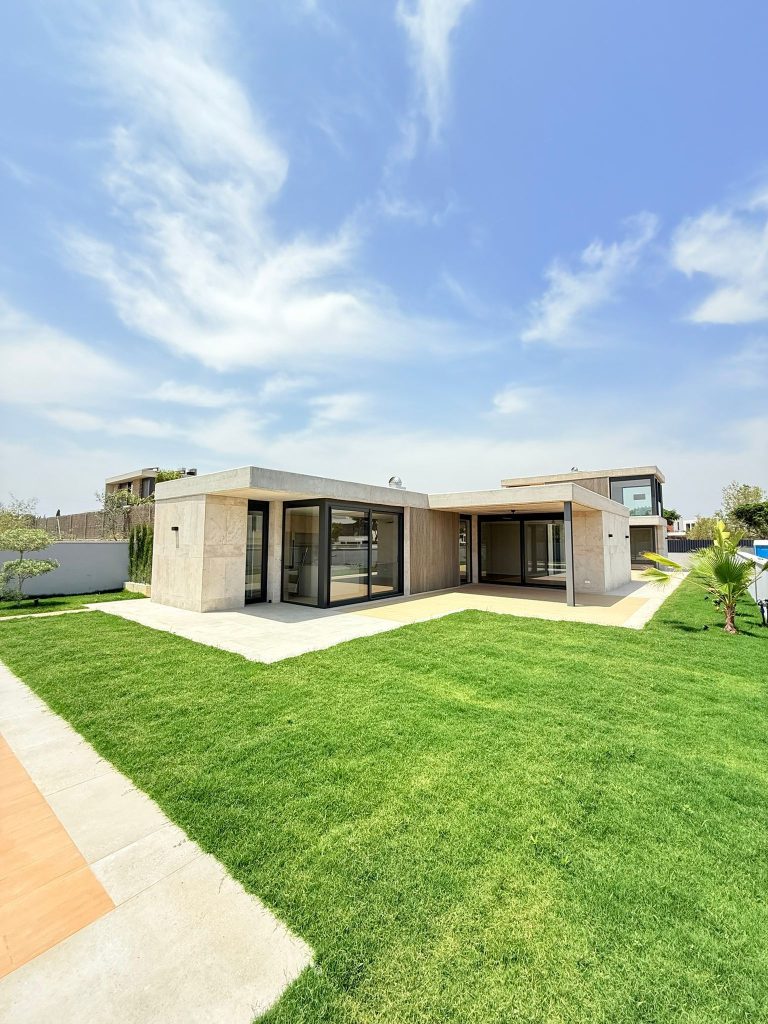 a1a4cbb4-07c2-46b8-b738-94571aa7e144