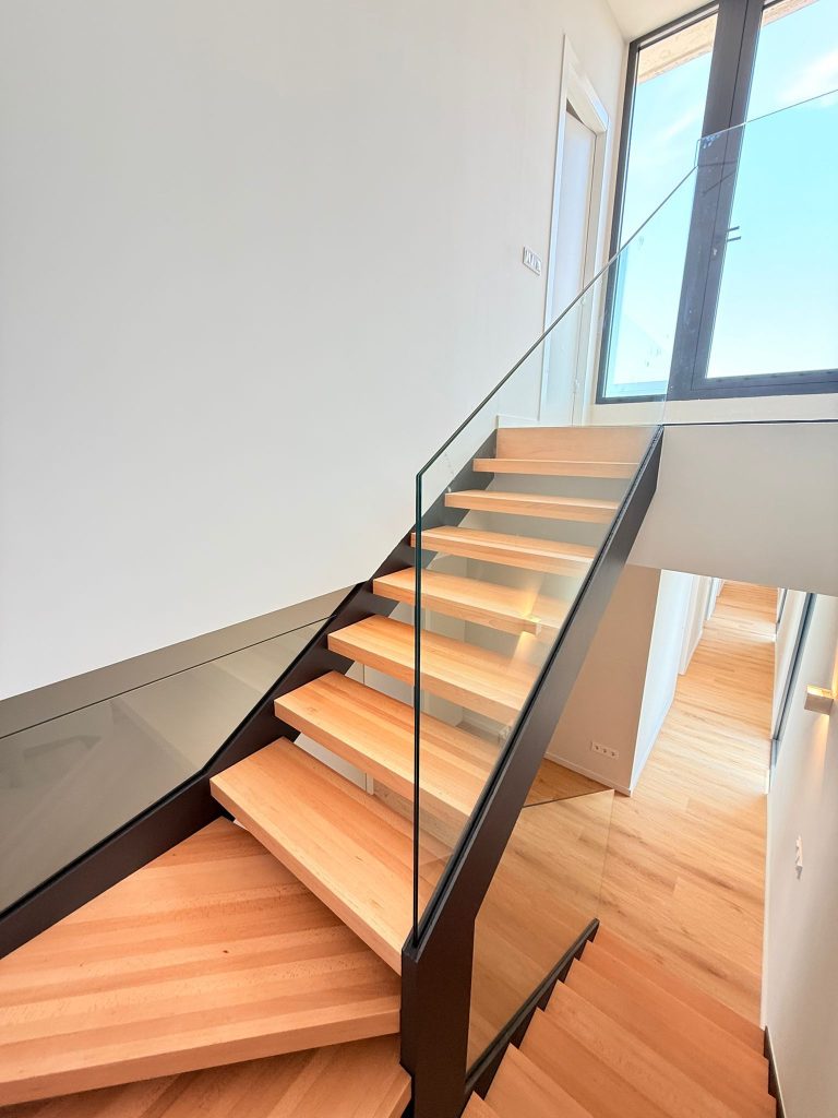 bea0ab07-789b-4ed5-b03b-618a94996fef