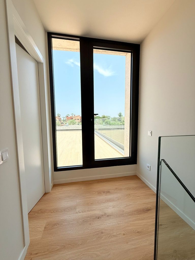 cb30e964-ef84-4e80-8a90-6bab0c8eac89